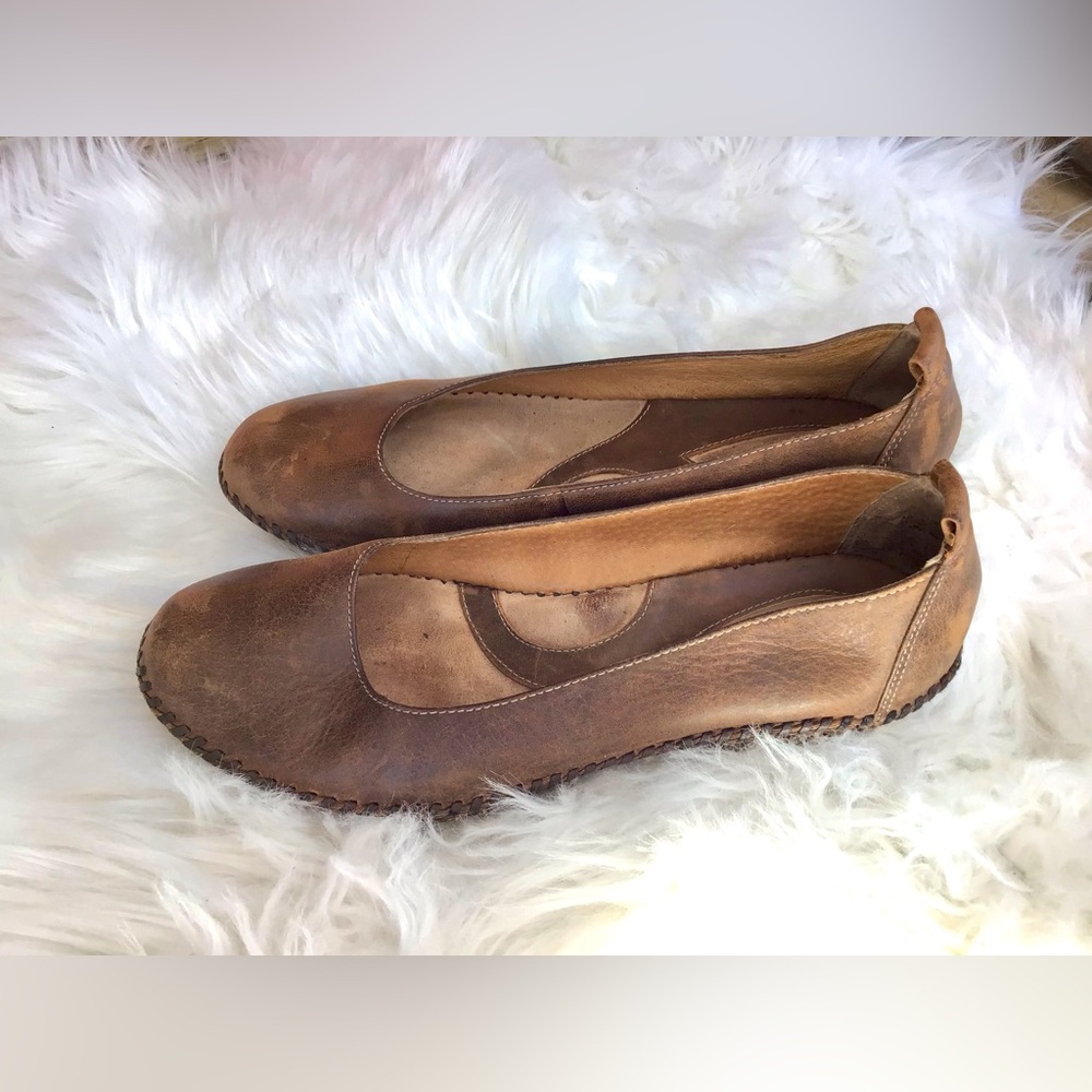 Clarks Artisan Brown Leather Ballet Flats Carved Wedge Heel Size 8 Boho Comfort - Picture 6 of 13